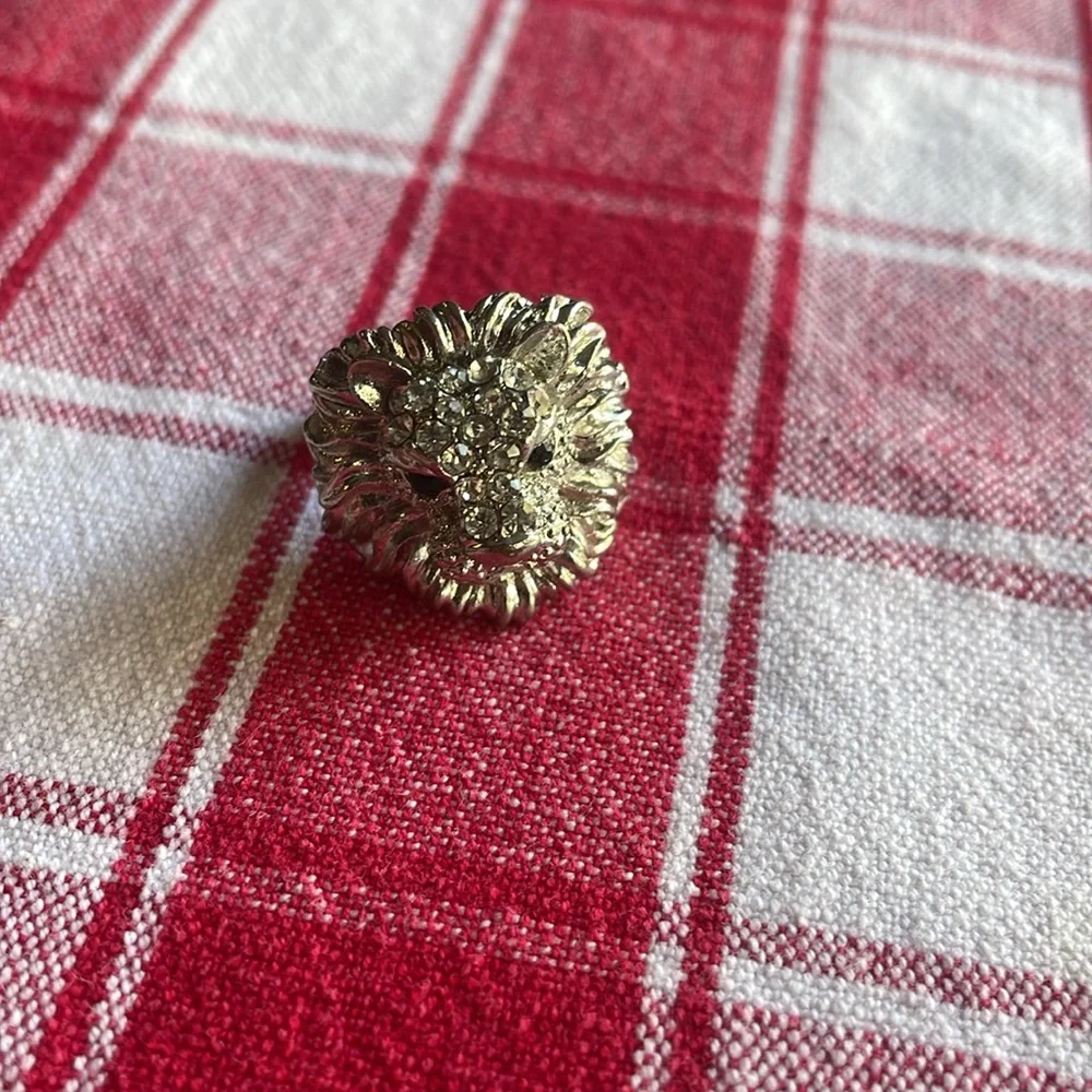 - Lion ring for Leo’s a zodiac sign in silver color